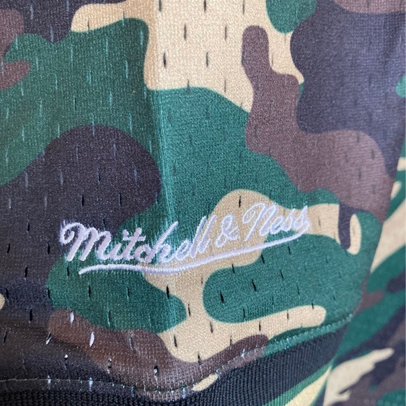 Golden State Warriors Mitchell and Ness Camo VNeck Jersey - Picture 8 of 8